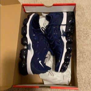 Midnight navy blue vapormax plus